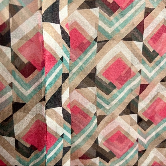 NWT BEBE Women's Silk Blouse Geometric Luxurious Button Down Long Sleeve, XS sz - Picture 15 of 17